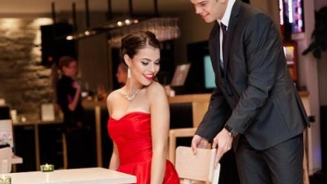 True or False: Women tend to be attracted to male chivalry even though they see it as a threat to their gender equality?