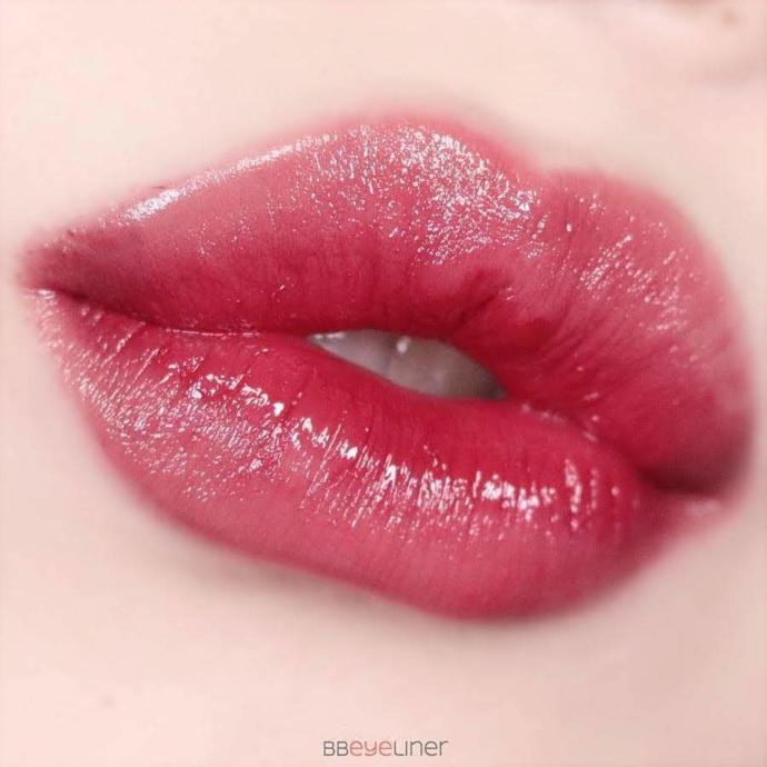 Which lipstick color is better?
