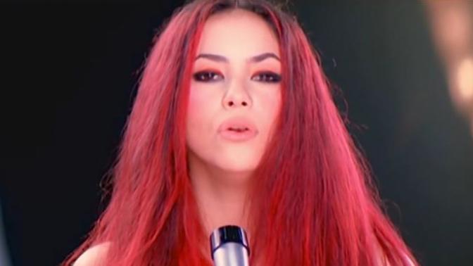 Poll: What hair color looks better on Shakira?