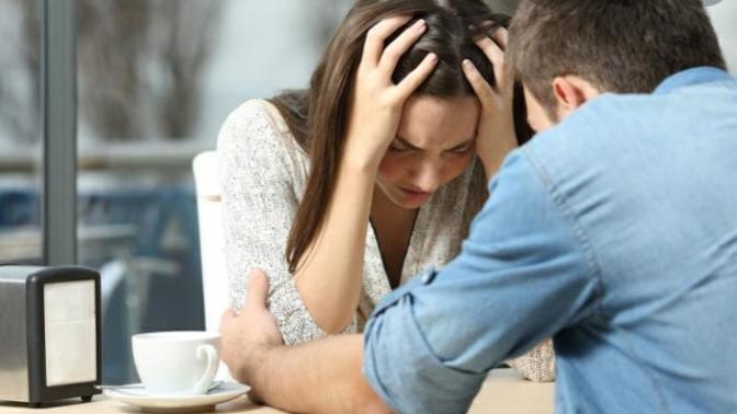Girlfriend is angry at her boyfriend but still talks to him. Is that a sign they will make up?