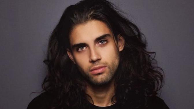 Do you like guys with shoulder length hair or longer?