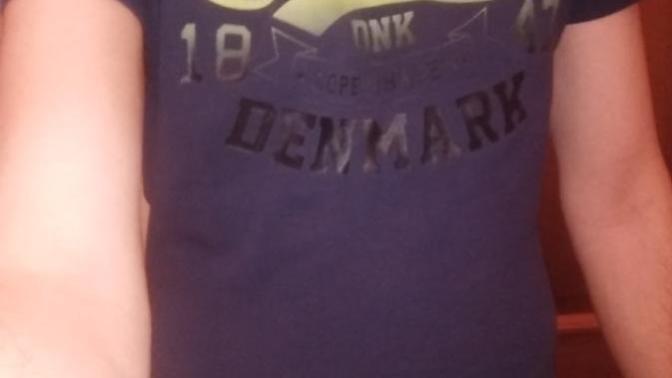 Girls, How do I look with this tight shirt? it's compatible with my body shape?