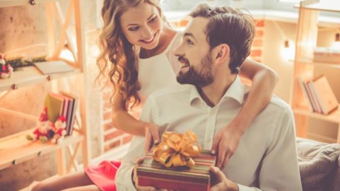 Do you like it if your girlfriend surprises you with small gifts?