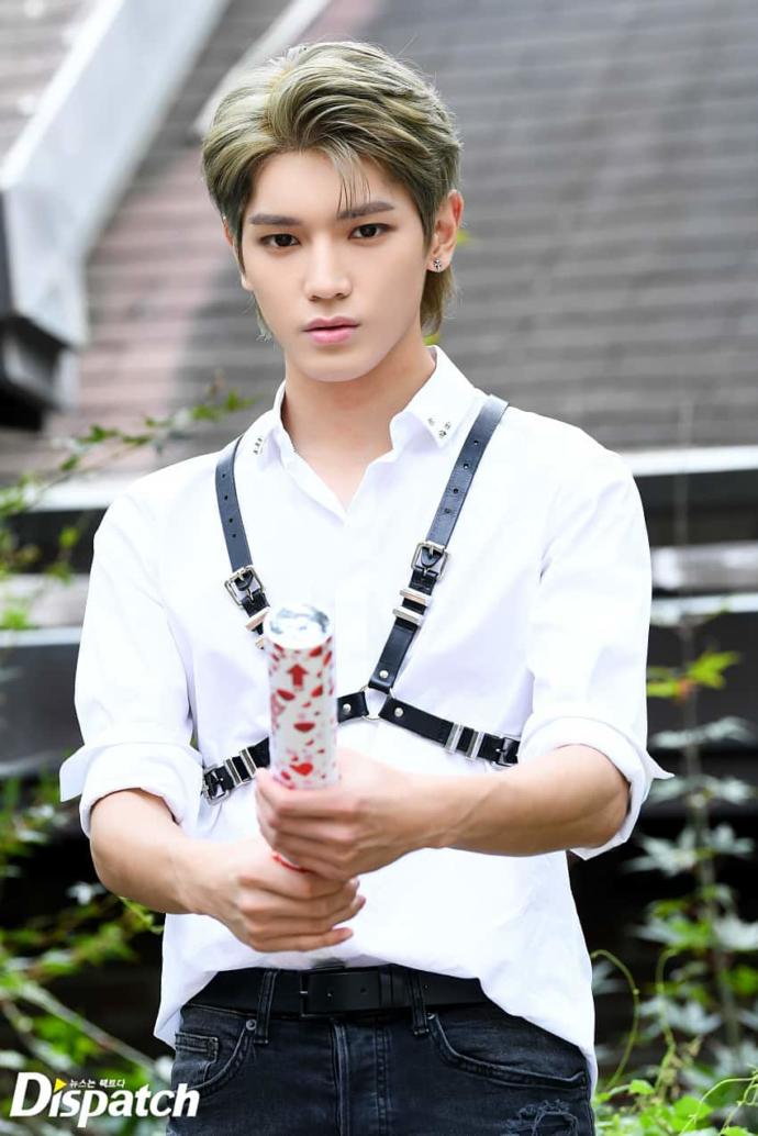 Do you think androgynous men are more attractive than super masculine men or vice versa?
