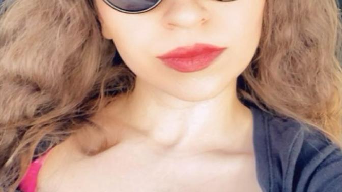 Do you like these sunglasses on her?