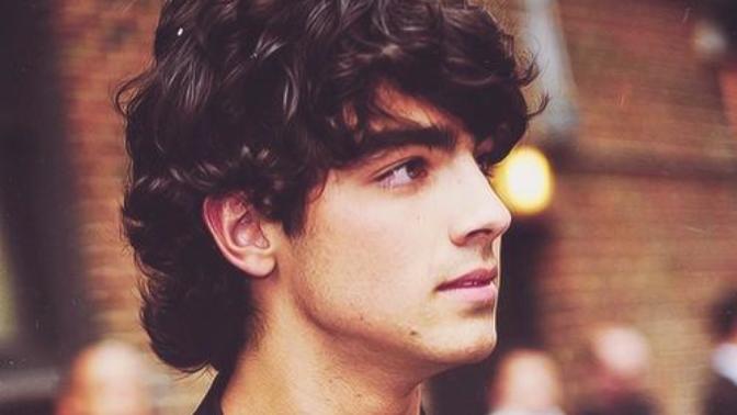Guys: Do you think you look better in long or short hair? why would you keep long hair?