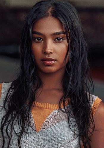 Do guys like long or shorter hair on females?