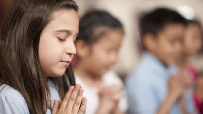 A prayer before school begins: Do you think its a good idea to bring back prayer into public schools to built morale and peace within the schools?