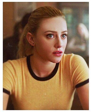 Who is the hot girl 🔥of riverdale?