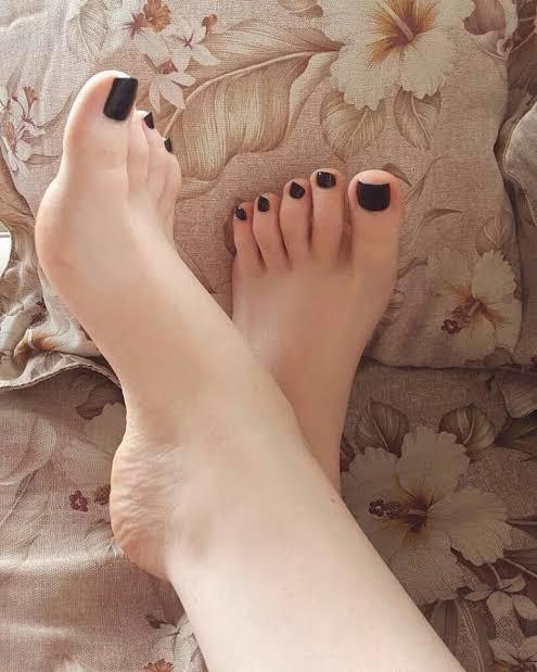 Girls, Which colour of nail polish do you have on your feet right now?
