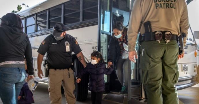 (Americans Only) The mayor of Gila Bend, Arizona, just declared a state of emergency. How is dumping kids off in these tiny towns a good idea?