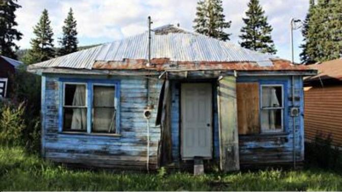 Guys, what would you think if your girlfriend took you to meet her parents in a house like this?