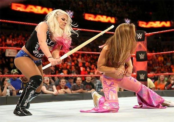 Would You Date A Professional Female Wrestler?