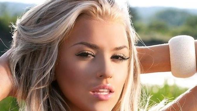 Is it normal not to be able to find light hair attractive?