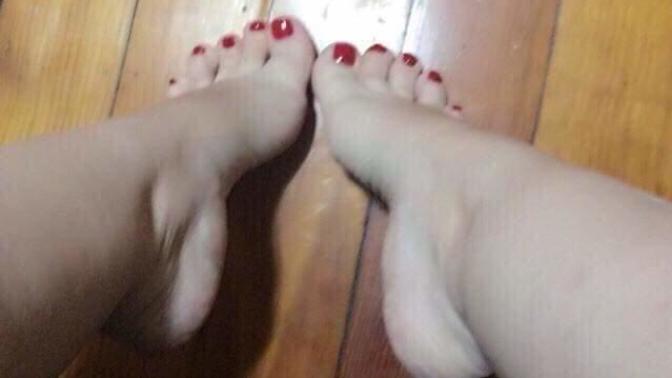 What color toe nails do you like best?