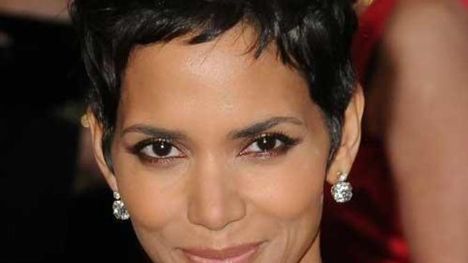 What hair style do you find most attrative on women long, short or doesn't matter?