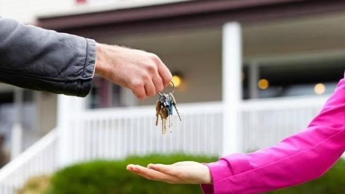 Does it mean anything if boyfriend gives me his spare keys to his apartment?
