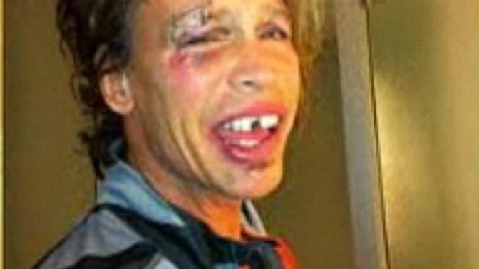 My cousins boyfriend Derrick said he would bash my mom's teeth in, was he right to share his opinion ?