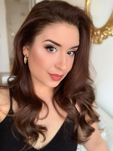 Would you prefer it if your date wears make up and does her hair for the first date or would you prefer her to be make up-free/natural?