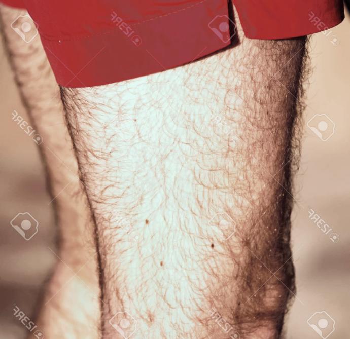 Girls, You prefer guys to shave / trim thighs & legs before wearing shorts?