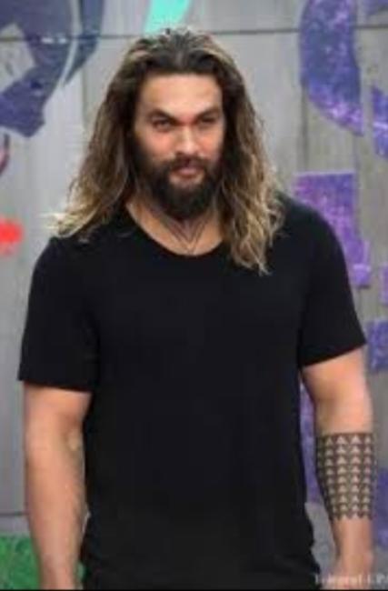 Can men still look masculine with long hair?