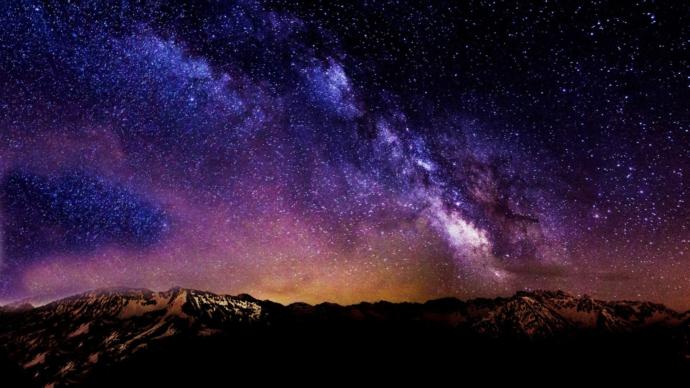 Whats something that you find magic about the night?