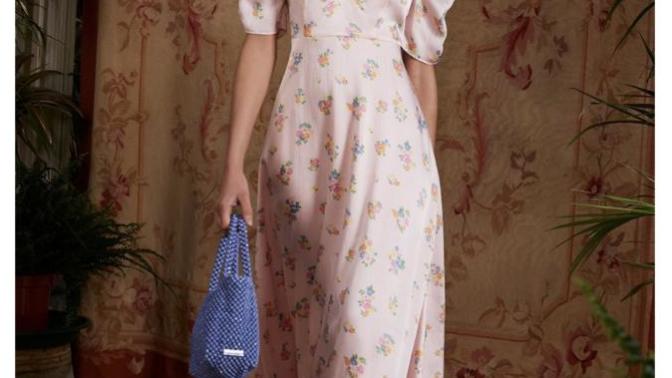 Do you like this dress, or is it too much like a granny’s dress for a young person to wear?