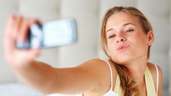 Have you ever had a relationship with a woman who is completely in love with herself?