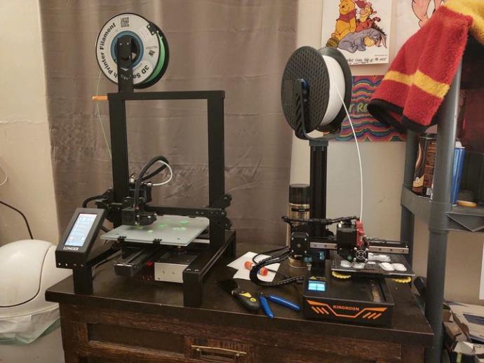 Who all here is into 3d printing?