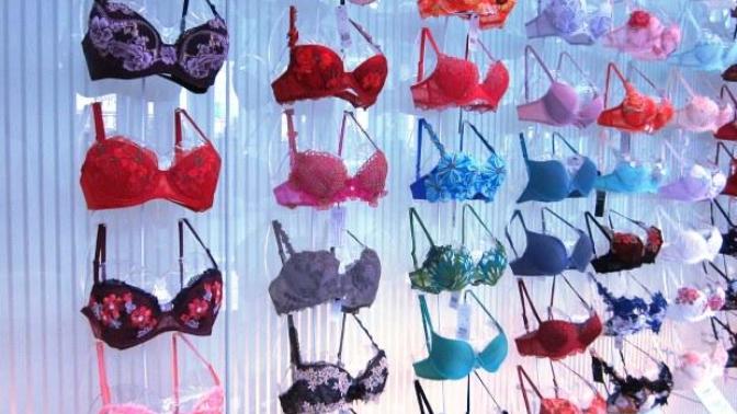 Would you consider 28D cup size as small, medium or large?