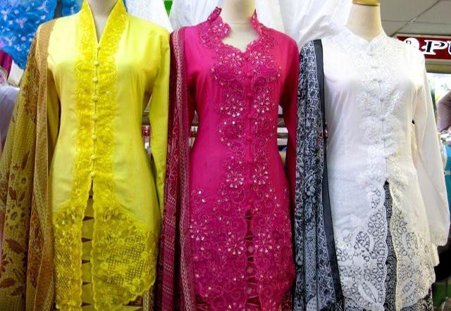 I am used to wearing traditional cloth in my origin Asian country, can I still wear it in Western countries like in the US, UK?