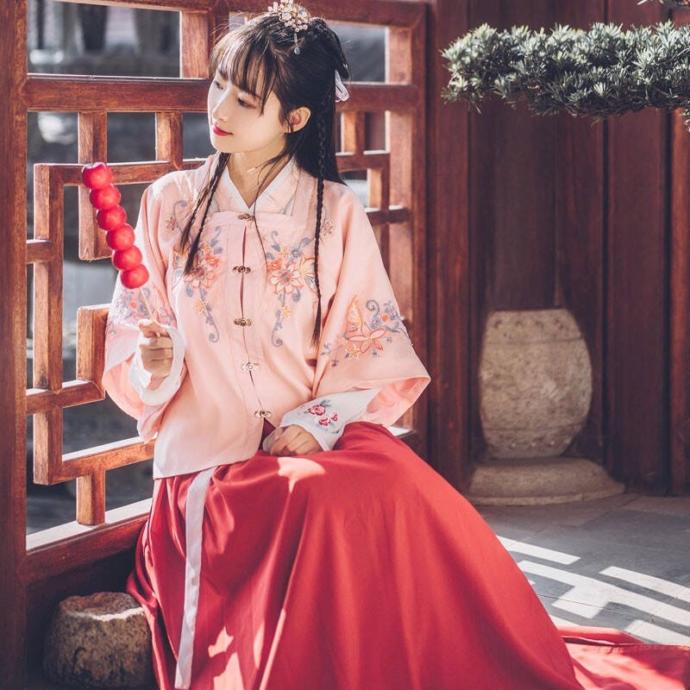 I am used to wearing traditional cloth in my origin Asian country, can I still wear it in Western countries like in the US, UK?