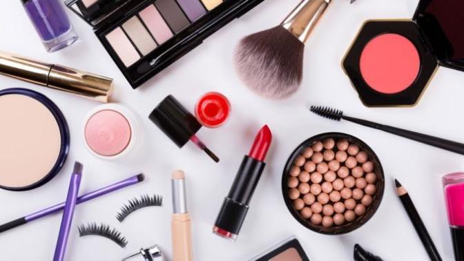 Girls what is your favorite makeup brand?