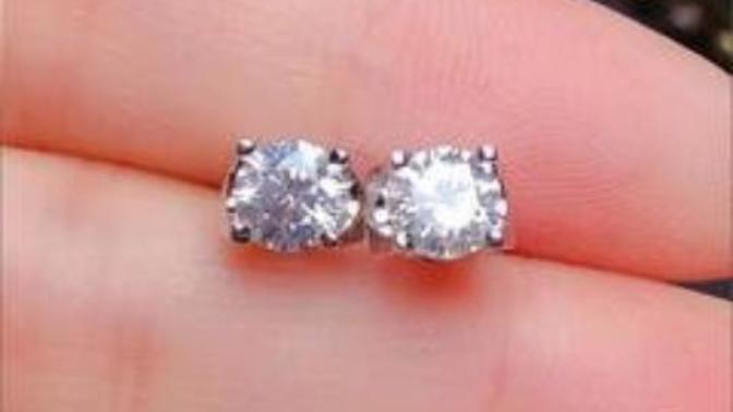 What do you think the value of these Moissanite stud earrings are?