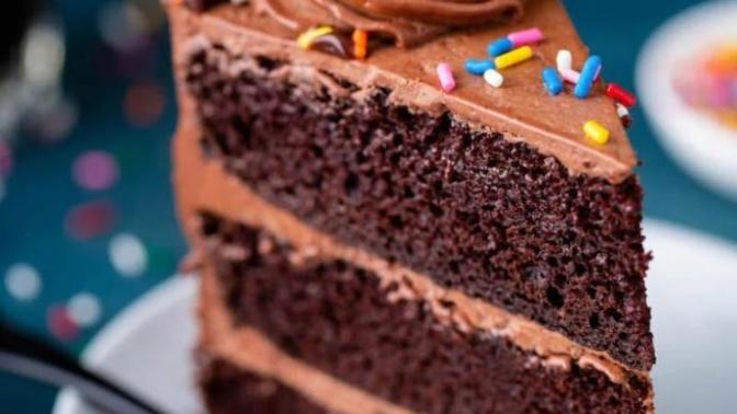 Do you prefer your slice of cake standing up or laying down on its side?