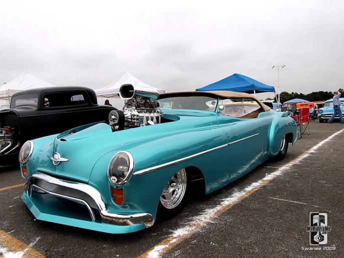 Do you like old cars and do you have one or wish you could buy one?