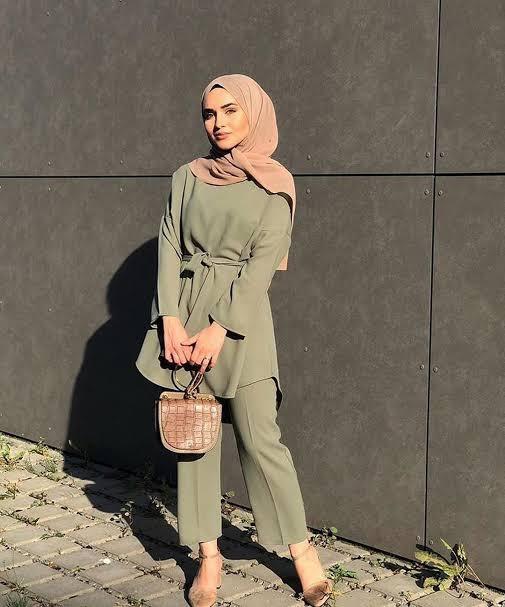 What do you think of women who choose to dress modestly?