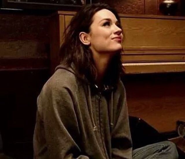 jawline, face (crystal reed)