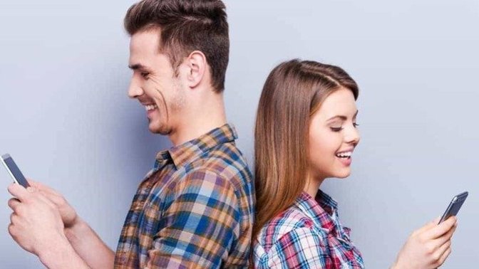 Who should text first after a date?