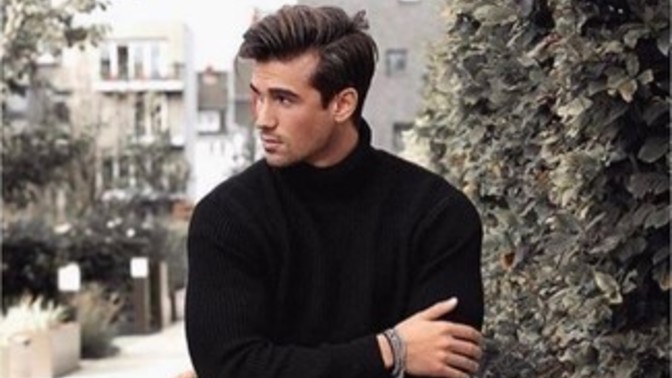 Guys, do you like to wear turtlenecks? Girls, do you like turtlenecks on men?