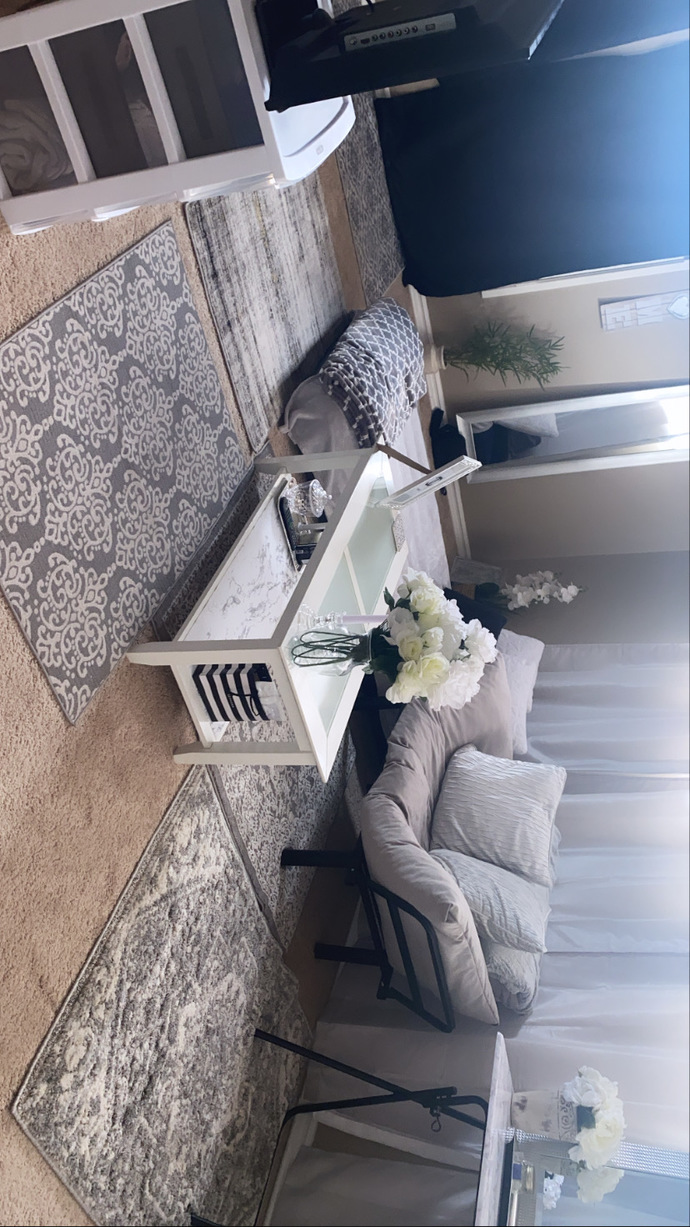 POLL- How do I decorate my studio apartment?
