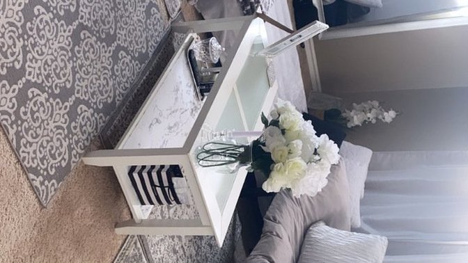POLL- How do I decorate my studio apartment?