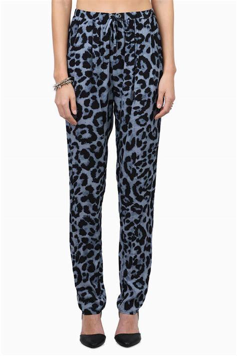 Why Do Some People Think Only One Partner Should "Wear The Pants" In The Relationship?