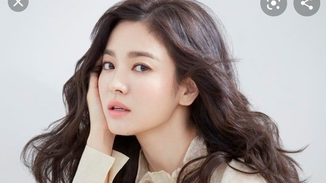 Which do you think is a more attractive skin color for an East Asian girl?
