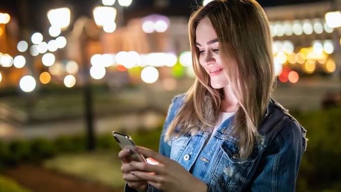 How do you play hard to get through text?