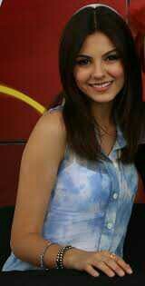Whos more attractive? Nina Dobrev? Victoria Justice?
