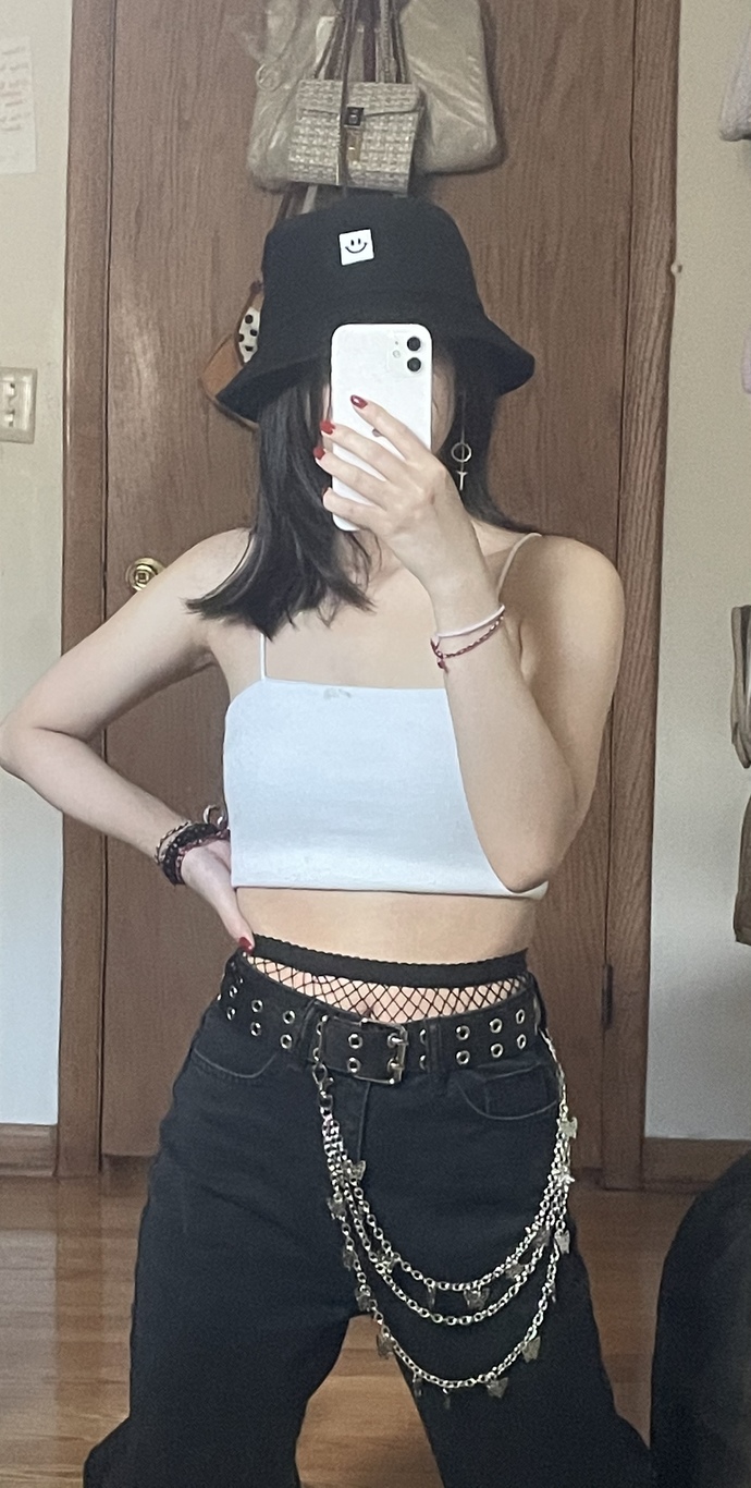 How’s my outfit?