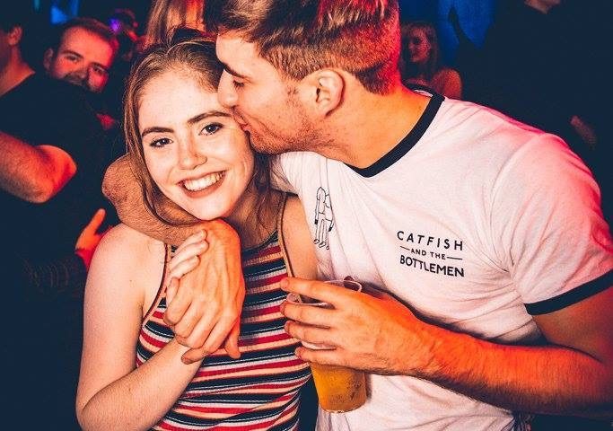 Ladies, what are men doing wrong when trying to get online women to go on a date with them?