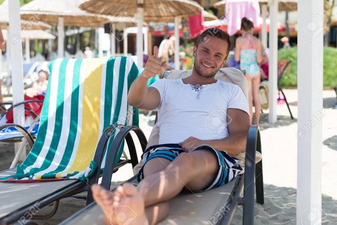 Ladies, what are men doing wrong when trying to get online women to go on a date with them?