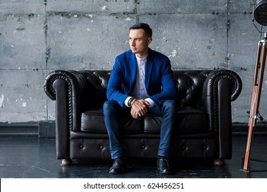 Ladies, what are men doing wrong when trying to get online women to go on a date with them?